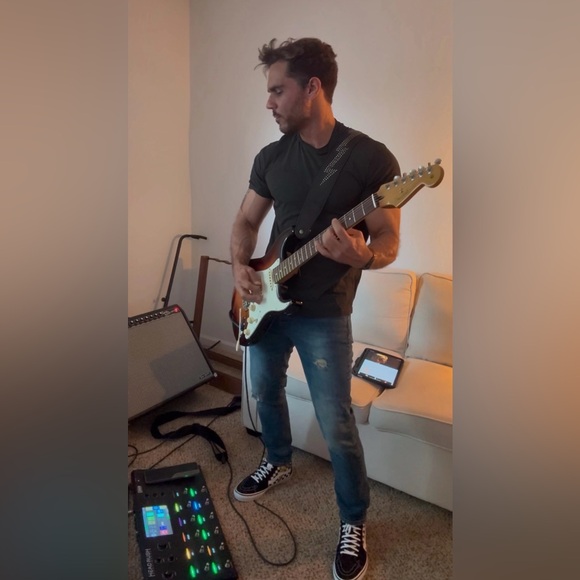 Meet your Posher, Andre - Picture 2 of 4